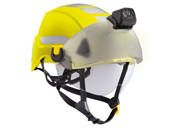 A020CA-STRATO-DUAL-HI-VIZ-focus-3_LowRes-700x502