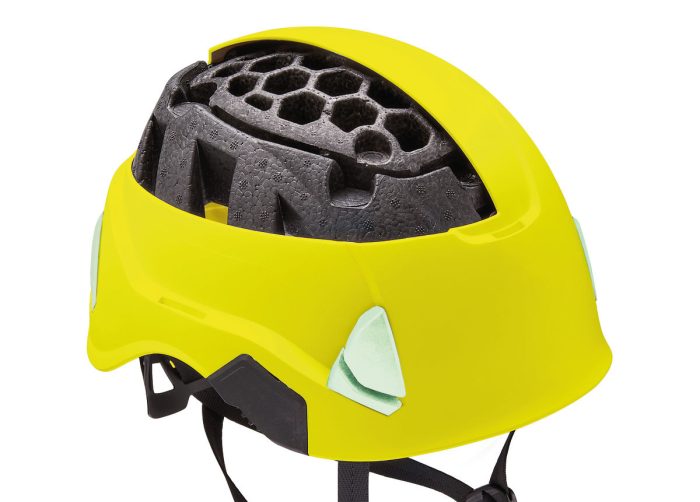 A020DA-STRATO-VENT-HI-VIZ-focus-2_LowRes-1-700x502